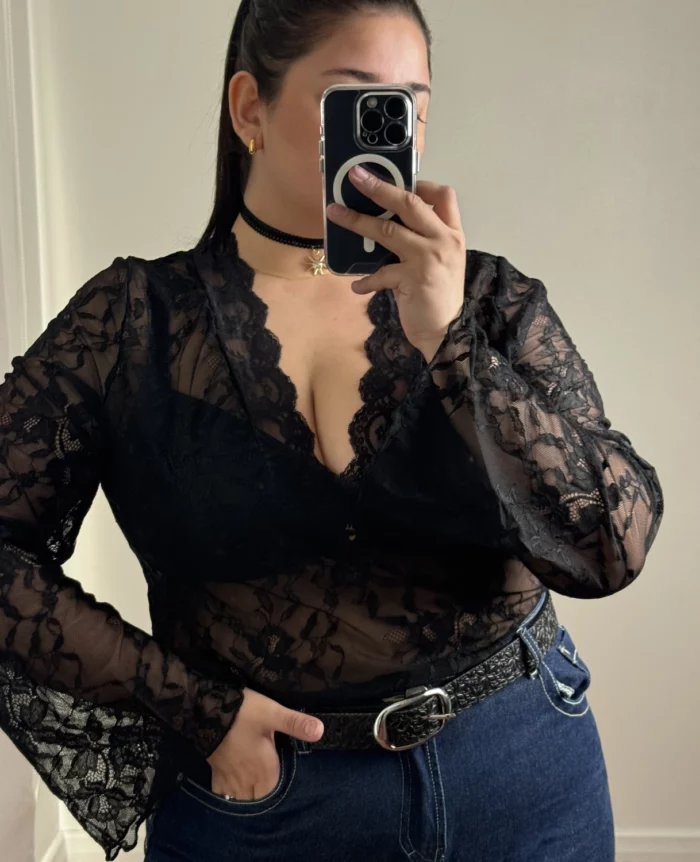 BLUSA ENCAJE PIERCE